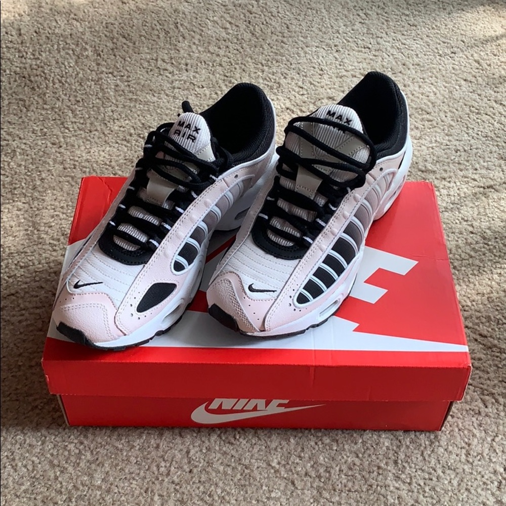 nike air max tail wind IV sz 8(W) new w/ og box